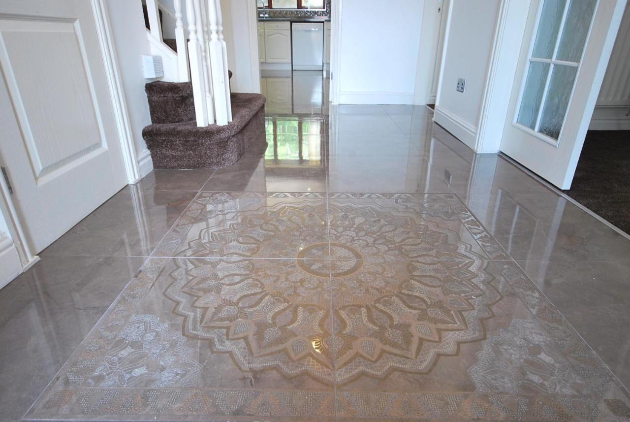Entire And Exclusive Four Bed Detached Villa Lostock 外观 照片